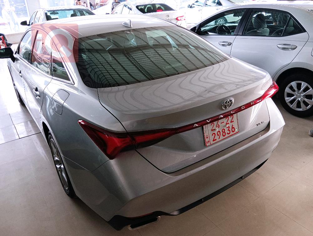 تويوتا أفالون